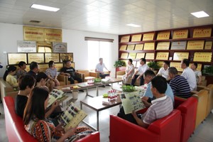 平頂山市各縣區(qū)科協(xié)主席工作交流隊(duì)蒞臨天成鴿業(yè)觀摩學(xué)習(xí)